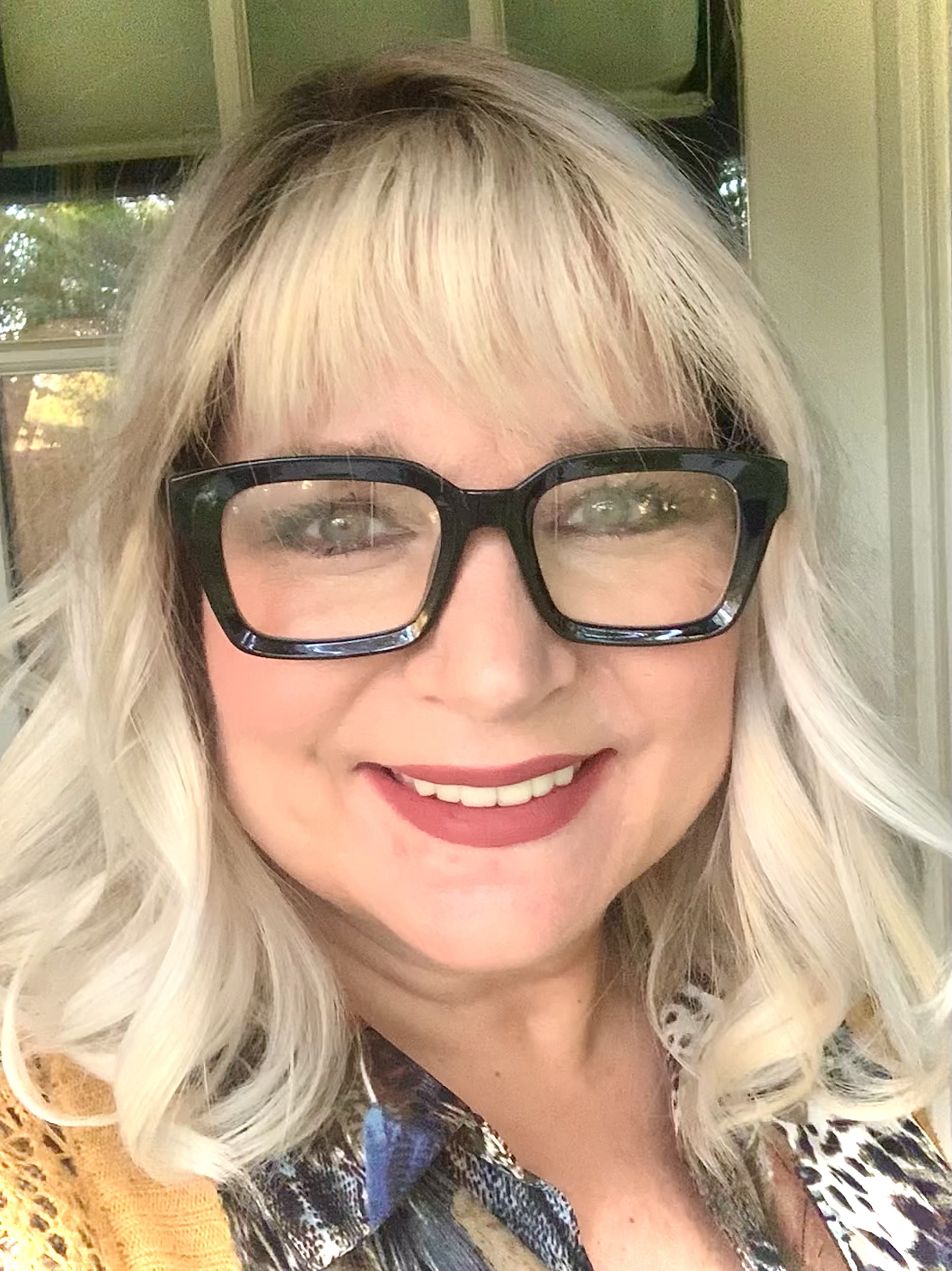 Robin Kelly Headshot